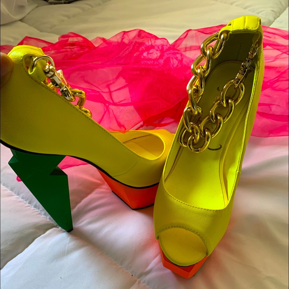 Stylish Multicolored heels